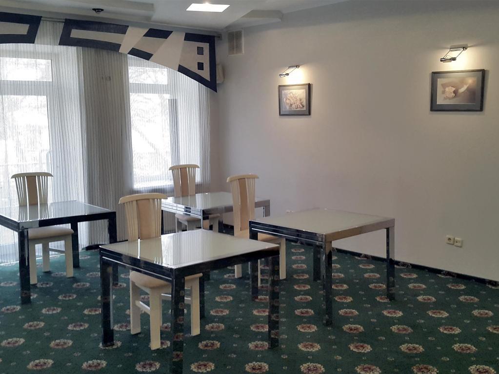 Marrion Hotel Odessa Esterno foto